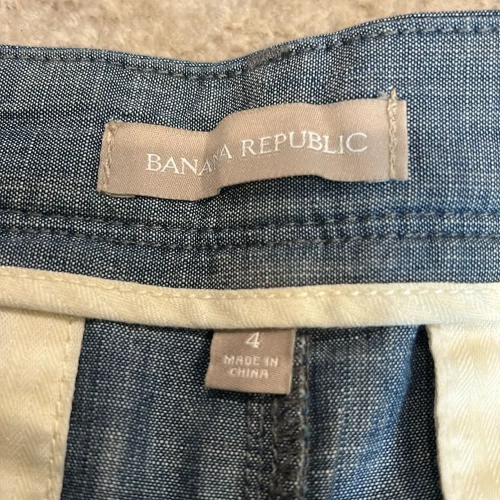 Banana republic chambray Blue Denim Women Shorts size 4_3